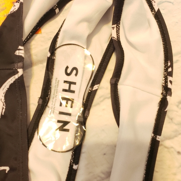 Women's bathing suit bottoms only size Large - Picture 4 of 4